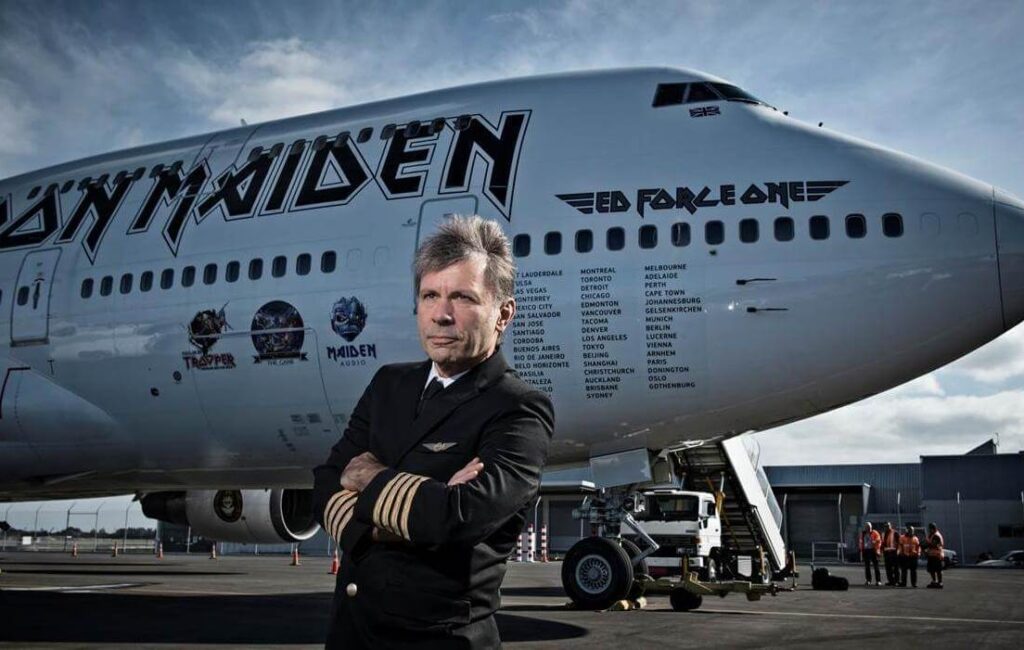 BRUCE-DICKINSON-BOEING-747-IRON-MAIDEN-Ed-Force-One-la_gran_travesia-Radio_free_rock